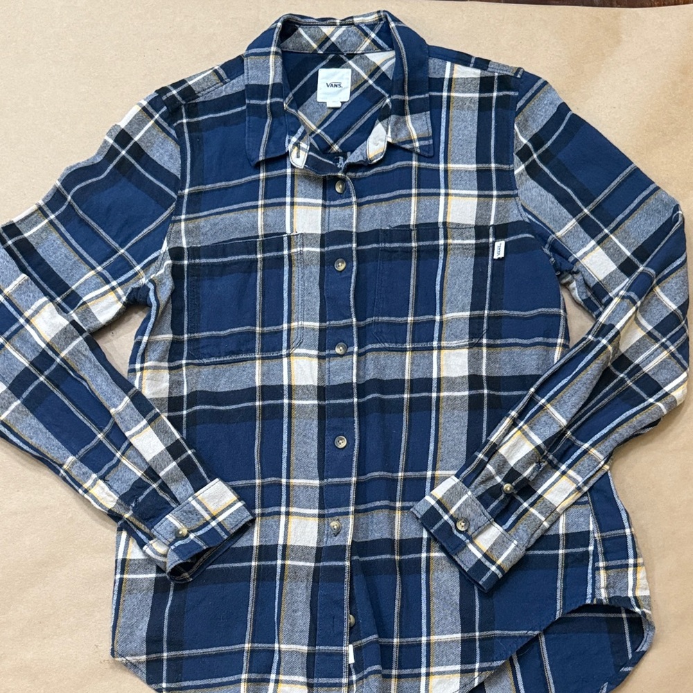 Vans Wonen’s Navy and White Plaid Buttondown Shirt Size Small